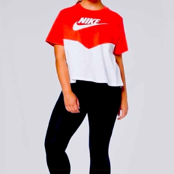 Nike Plus Size Sportswear Heritage Color block T-shirt - Picture 2 of 8